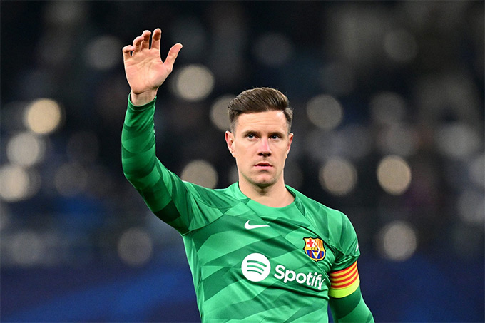 Barca gặp khó trong việc đẩy Ter Stegen khỏi Camp Nou