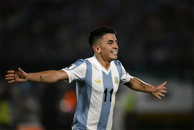 Almada chuẩn bị kiểm tra y tế để gia nhập Atletico