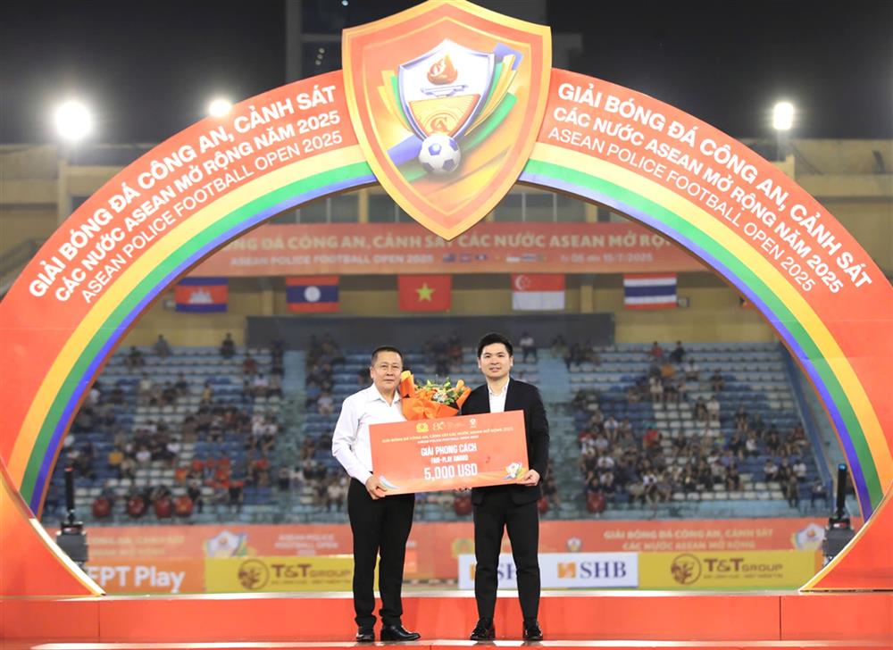 Đội tuyển Lào giành giải Phong cách 