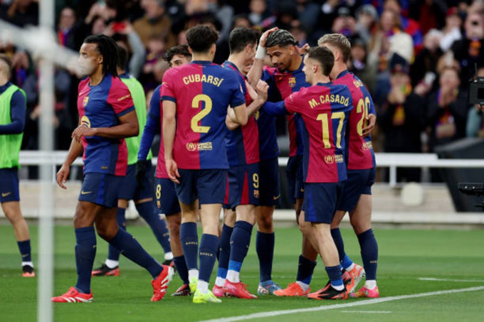 Barca tiếp tục tìm cách bán nhiều cầu thủ thời gian tới