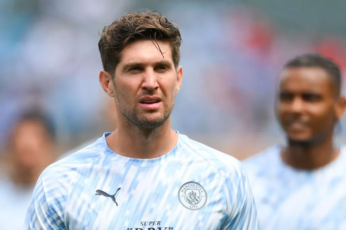 Stones dẫn đầu danh sách cần thanh lý của Man City hè 2025