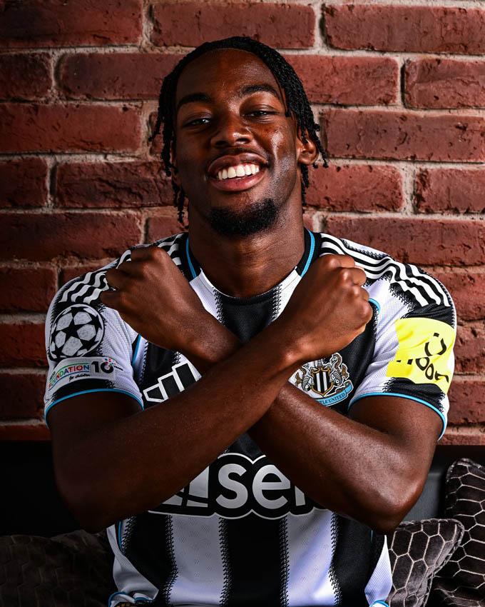 Anthony Elanga (Nottingham sang Newcastle): Sau khi bị MU bán sang Nottingham với giá chỉ 15 triệu euro, Elanga vươn mình thành một trong những cầu thủ chạy cánh hay nhất Ngoại hạng Anh. Sau màn trình diễn ấn tượng tại City Ground, tuyển thủ Thụy Điển được Newcastle chiêu mộ với giá 61 triệu euro và sẽ có cơ hội thể hiện bản thân ở Champions League.