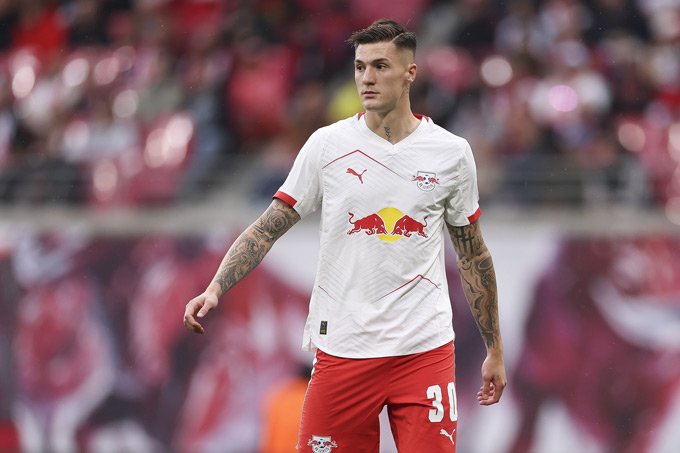 Arsenal đánh giá Sesko không cao bằng Gyokeres