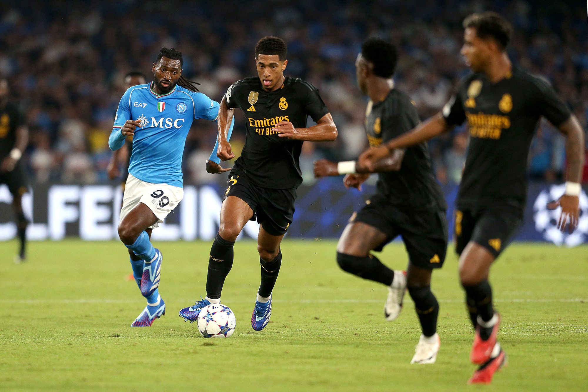 Napoli liệu có chen được vào nhóm 7 đại gia châu Âu như Real Madrid?