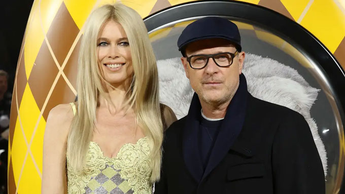 Vợ chồng siêu mẫu Claudia Schiffer 
