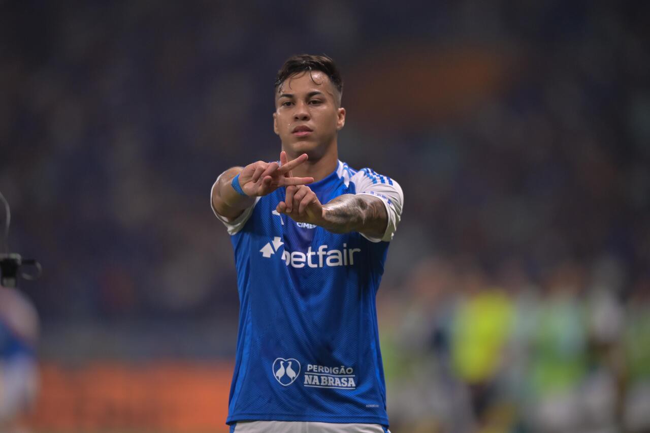 Kaio Jorge ghi 11 bàn thắng sau 12 trận, trở thành cầu thủ ghi bàn hàng đầu tại giải VĐQG Brazil