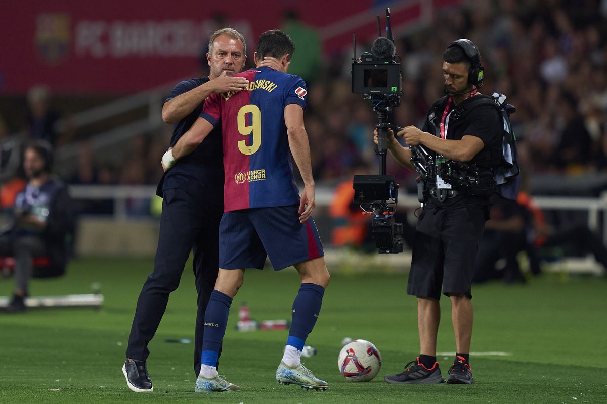 Flick cũng đã giúp đỡ Lewandowski rất nhiều để anh có một mùa giải tưng bừng nhất tại Barca