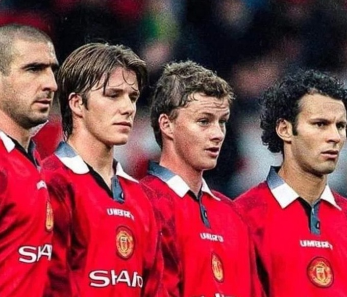 Eric Cantona (trái) là người truyền cảm hứng cho "Thế hệ 92"