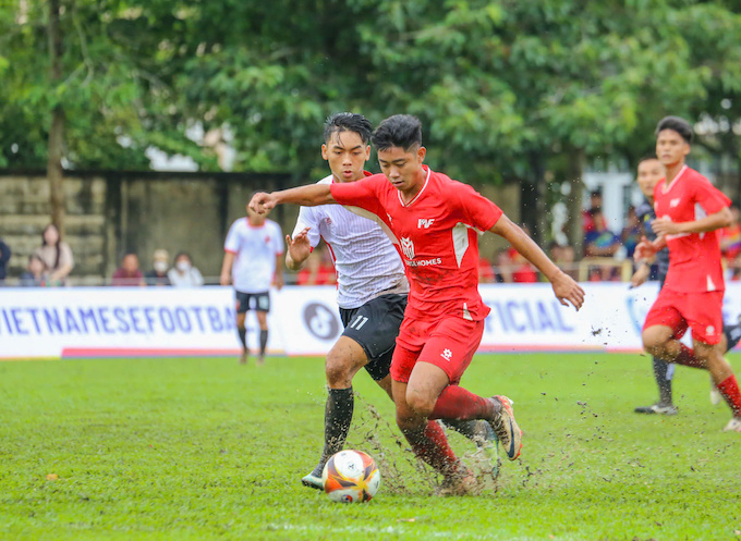 PVF (áo đỏ) đã có trận thắng đậm đến 6-0 trước Tây Ninh. Ảnh: Trung Đặng 