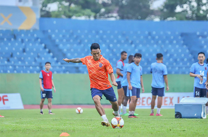 Cựu tiền đạo ĐT Việt Nam từng có thời gian làm trợ lý ở U16, U17 Việt Nam và CLB Bình Dương tại V.League - Ảnh: FBNV