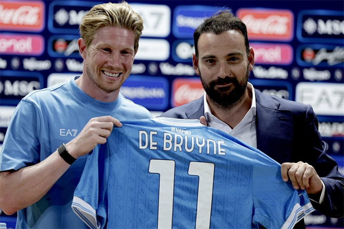 Kevin De Bruyne đã chính thức ra mắt Napoli