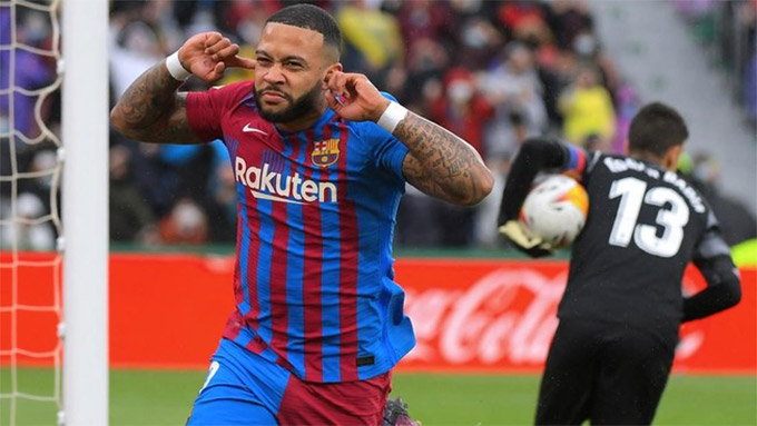 Depay cũng không được xem là thành công tại Barca