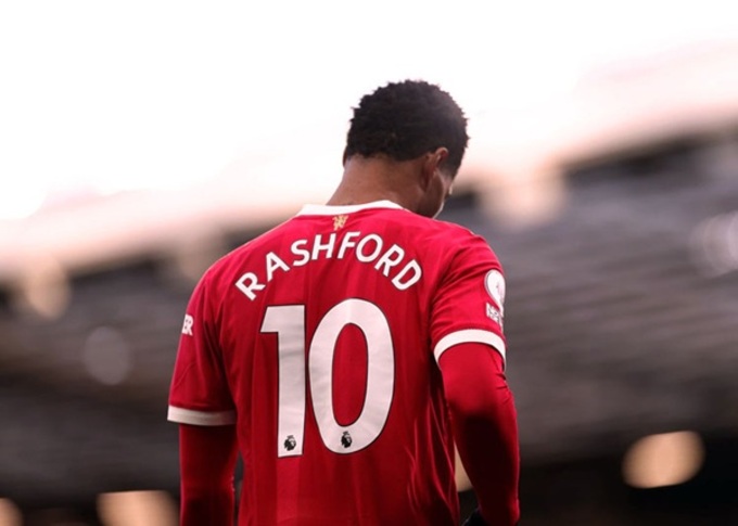Rashford có thể đá tiền đạo lệch trái, cũng có thể chia lửa cho Robert Lewandowski trong vai trò trung phong