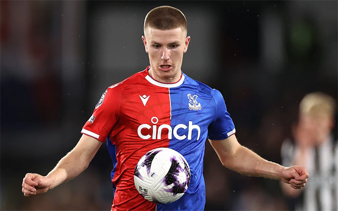 Adam Wharton gây ấn tượng mạnh