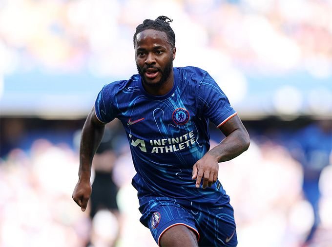 Chelsea gặp khó trong việc thanh lý Sterling