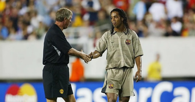 Ronaldinho từng ở rất gần Sir Alex và MU