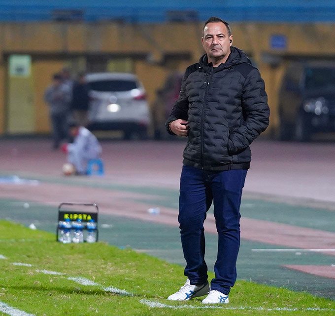 HLV Foiani từng có thời gian ngắn dẫn dắt CAHN ở V.League 2023 - Ảnh: Minh Tuấn 