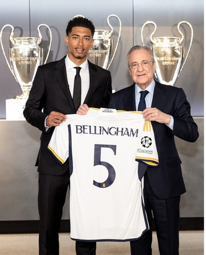Nếu thích, Real Madrid có thể chi tiền mua bất kỳ ngôi sao nào, chẳng hạn như Jude Belilngham (trái)
