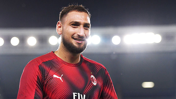 Donnarumma cũng đã từng phản bội AC Milan để đi theo đồng tiền của PSG