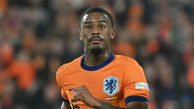 Chelsea sốc vì Ajax bất ngờ tăng giá cầu thủ 19 tuổi này