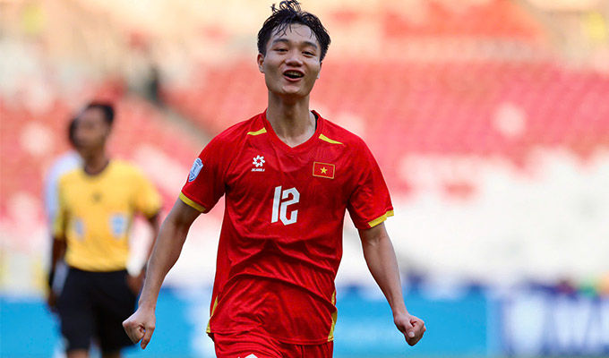 Nguyễn Xuân Bắc ghi bàn thắng quyết định giúp U23 Việt Nam vào chung kết U23 Đông Nam Á 2025 - Ảnh: Anh Khoa 