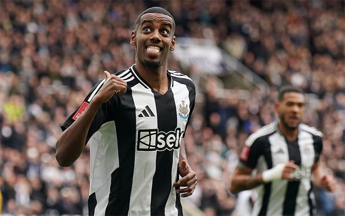 Mất Isak hè này sẽ là thảm họa với Newcastle