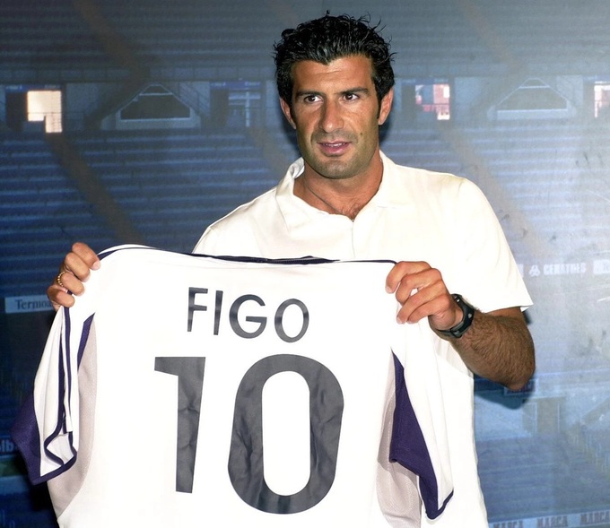 Figo trong ngày ra mắt Real Madrid
