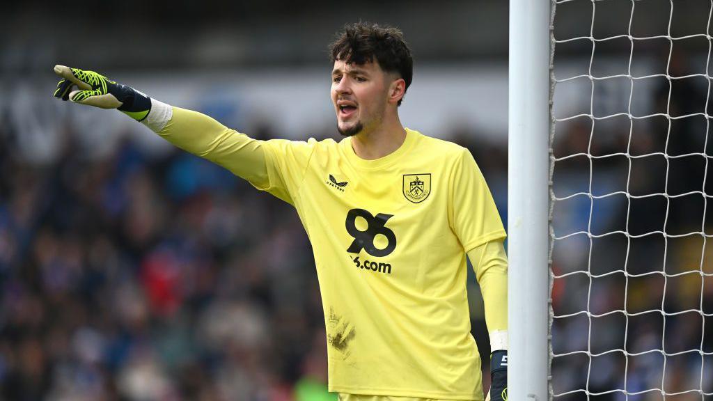 Trafford đã quyết định trở lại Manchester với giá 27 triệu bảng 