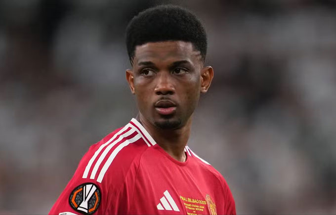 Diallo chỉ được bố trí đá wing-back phải trước West Ham