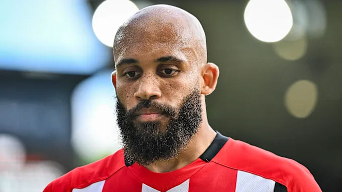 Do Brentford tập trung muộn và bận làm thủ tục chuyển nhượng nên Mbeumo chưa có thể lực tốt nhất