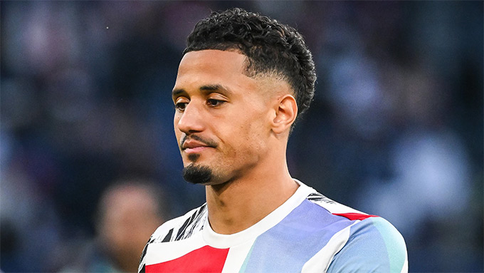 Arsenal không muốn để Saliba ra đi