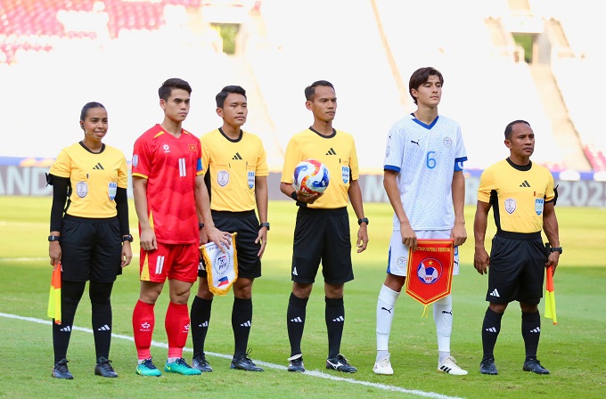 Tổ trọng tài sẽ điều khiển trận chung kết giữa U23 Việt Nam vs U23 Philippines. Ảnh: Anh Khoa 