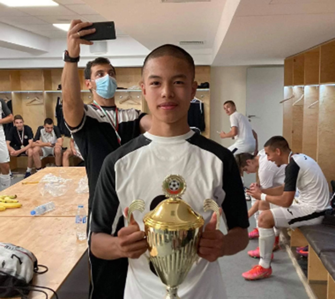 Chung Nguyen Do chia tay Slavia Sofia 