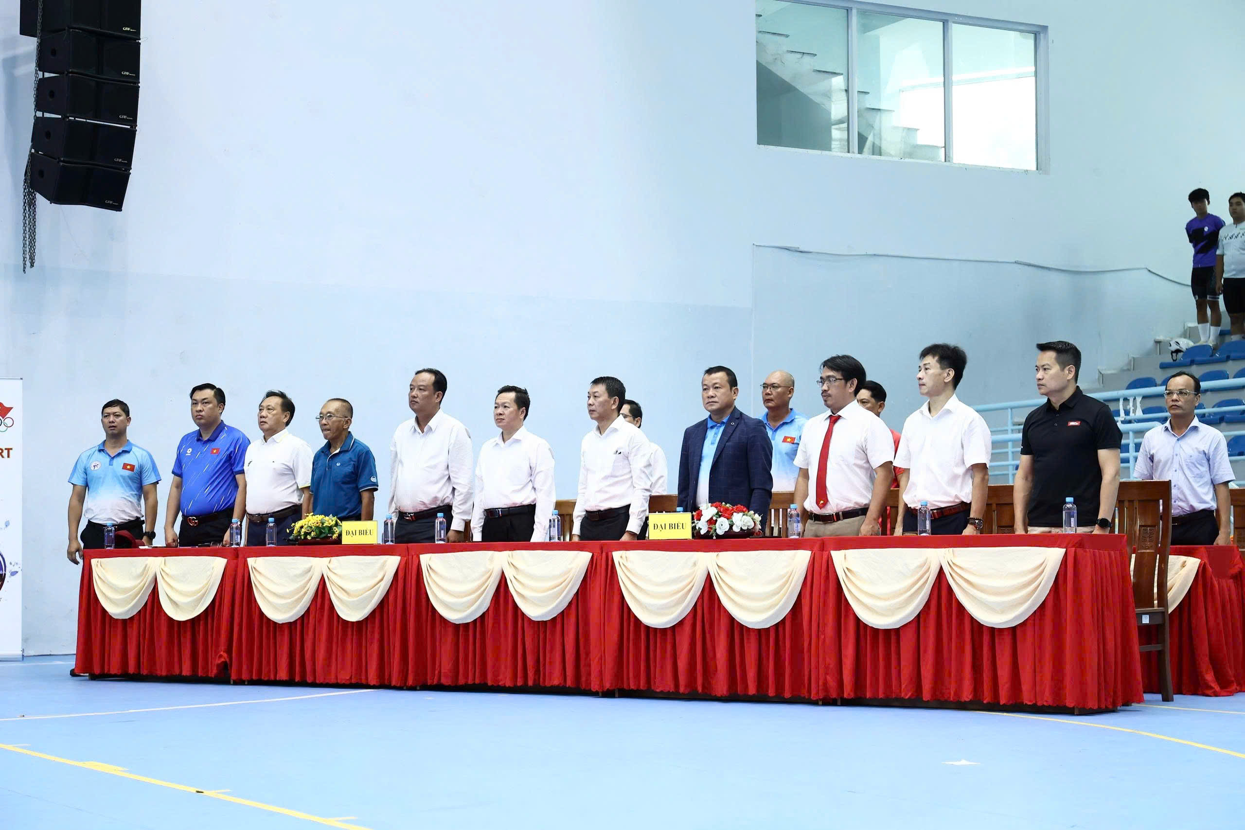 Đông đảo đại biểu đến tham dự Lễ khai mạc Giải vô địch xe đạp đường trường và địa hình quốc gia lần thứ 39 năm 2025