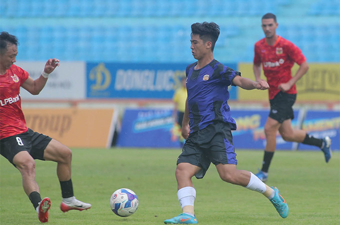 Trần Gia Huy sẽ lần đầu tiên có cơ hội chơi bóng ở V.League - Ảnh: Thiên Long Sport 