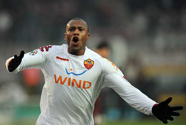 Julio Baptista gây thất vọng trong màu áo Roma