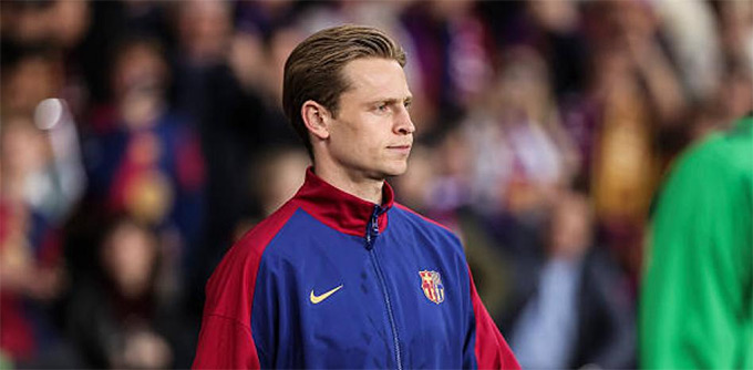 De Jong chỉ còn 12 tháng trong hợp đồng với Barca