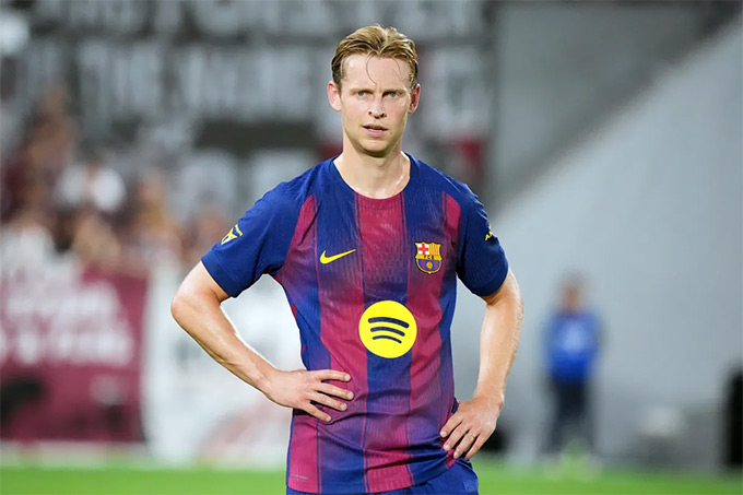 Barca muốn gia hạn hợp đồng với De Jong
