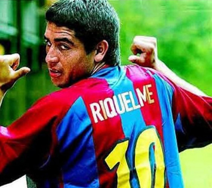 Riquelme không để lại dấu ấn với áo số 10
