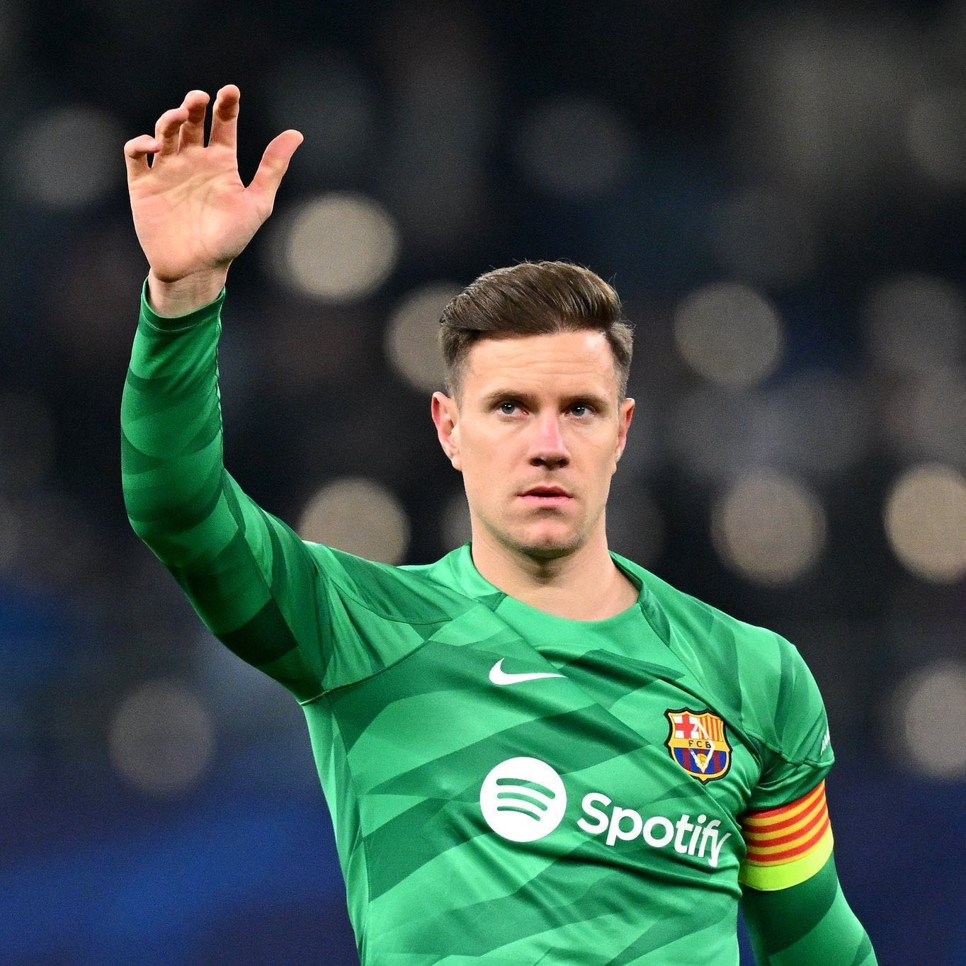 Ter Stegen đang căng thẳng với barca
