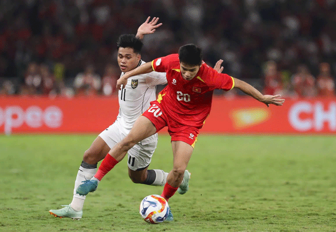 Hàng thủ chắc chắn của U23 Việt Nam khiến các chân sút U23 Indonesia thi đấu bế tắc