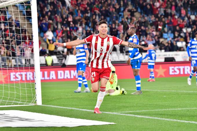 Darwin Nunez trong màu áo Almeria