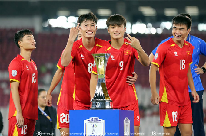 Niềm vui của U23 Việt Nam khi đi vào lịch sử giải U23 Đông Nam Á - Ảnh: Anh Khoa 