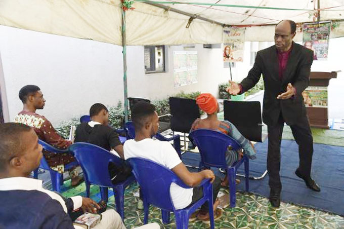 West giờ là mục sư và tuyên truyền giúp các thanh niên Nigeria tránh xa mê tín dị đoan.