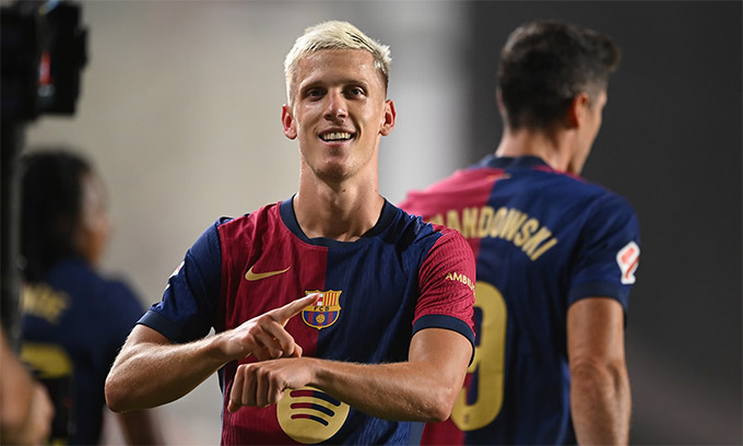 Dani Olmo cũng mãi mới được đăng ký tại La Liga