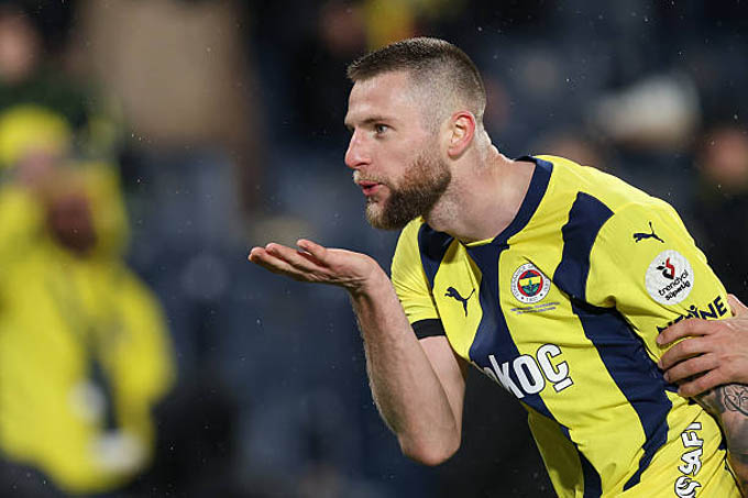 Skriniar sẽ gắn bó với Fenerbahce trong 4 năm tới