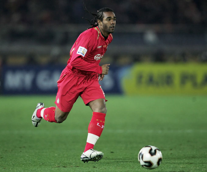 Sinama-Pongolle trong màu áo Liverpool