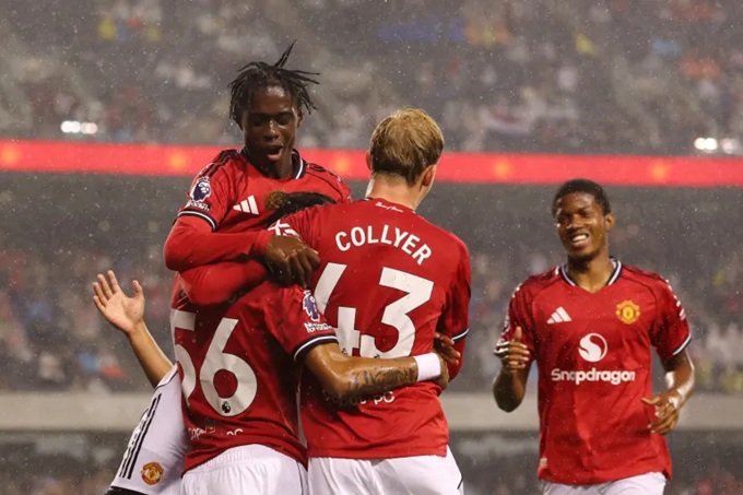Các cầu thủ MU ăn mừng ở trận thắng gần nhất trước Bournemouth (4-1)
