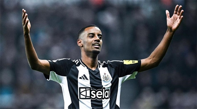 Isak muốn rời Newcastle để tới Liverpool