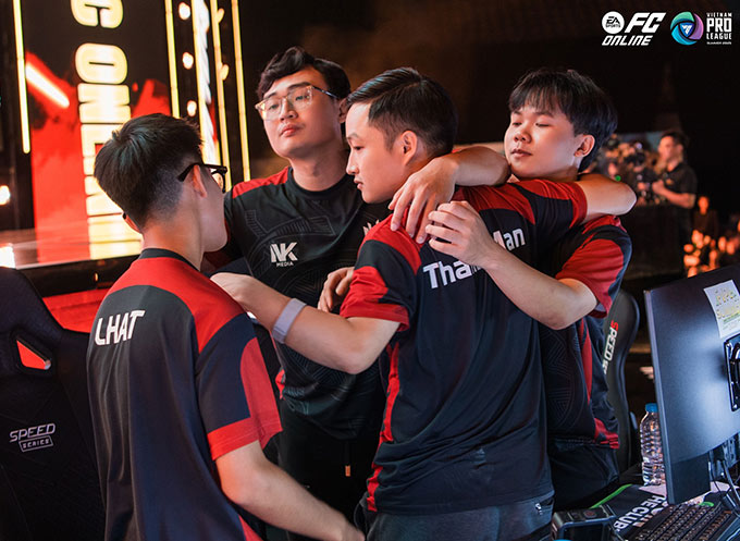 NK FC Online đã đánh bại từng ứng viên để một lần nữa ngạo nghễ đứng trên đỉnh cao của danh vọng